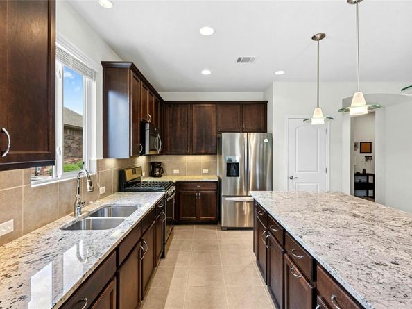215 Bluestem DR, Georgetown TX 78633