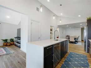 1907 E 14th ST A, Austin TX 78702