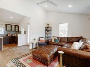 1907 E 14th ST A, Austin TX 78702