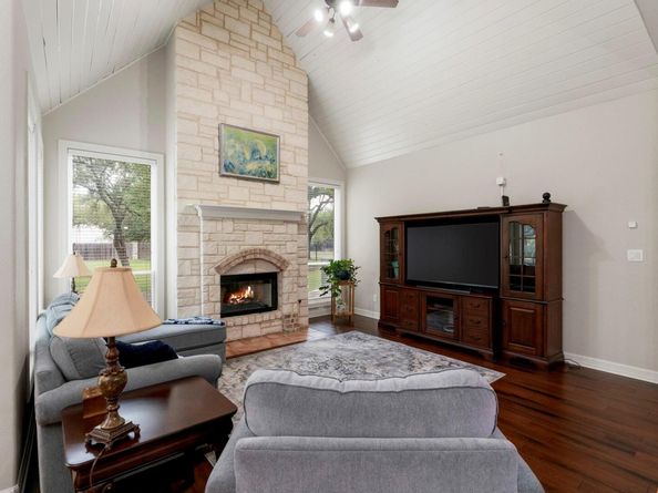 209 Goldridge DR, Georgetown TX 78633