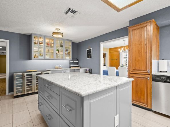 10710 Pinehurst DR, Austin TX 78747