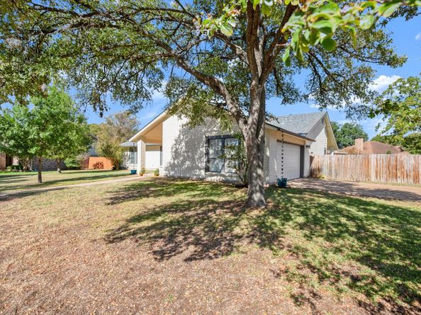 10710 Pinehurst DR, Austin TX 78747