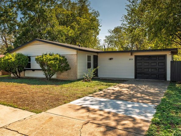 203 Cooper DR, Austin TX 78753