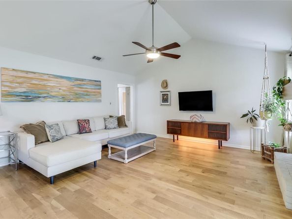 7300 Glenhill RD, Austin TX 78752