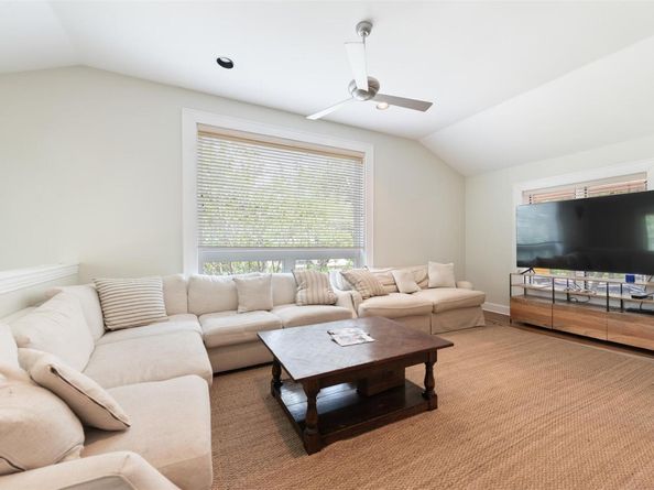 3401 Clearview DR, Austin TX 78703