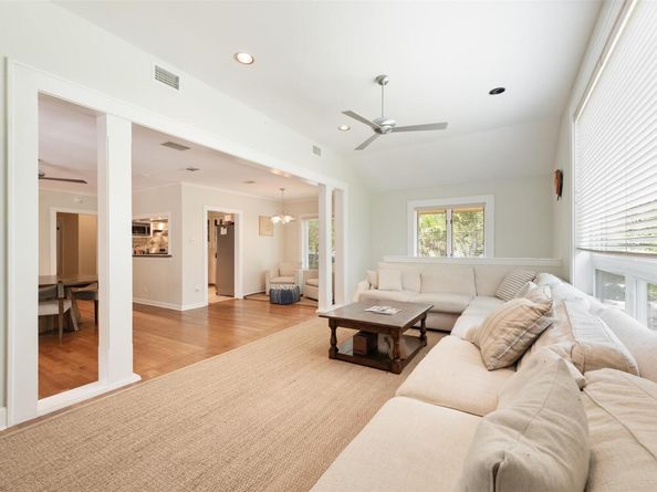 3401 Clearview DR, Austin TX 78703