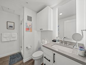 49 Navasota ST 210, Austin TX 78702