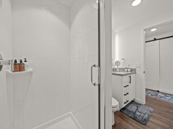 49 Navasota ST 210, Austin TX 78702