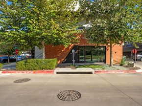 49 Navasota ST 210, Austin TX 78702