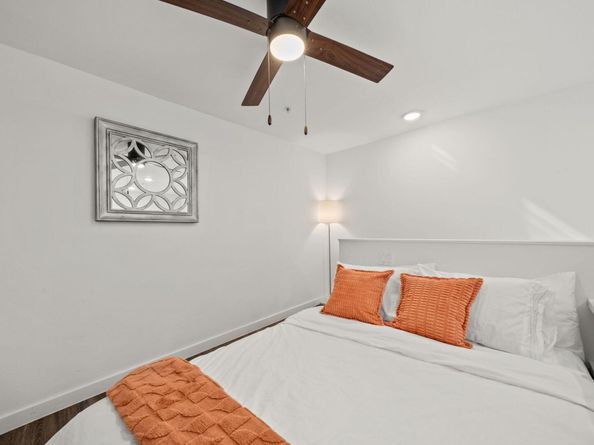 49 Navasota ST 210, Austin TX 78702