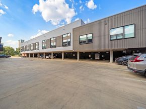 49 Navasota ST 210, Austin TX 78702