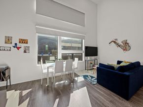 49 Navasota ST 210, Austin TX 78702