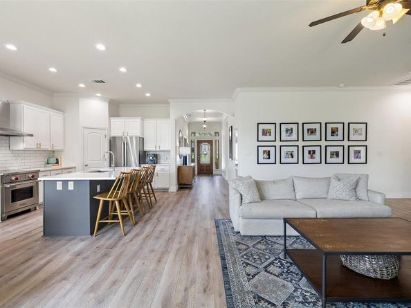 300 Errol DR, Spicewood TX 78669