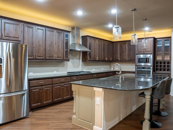 221 Garden Gate LN, Liberty Hill TX 78642