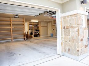 221 Garden Gate LN, Liberty Hill TX 78642