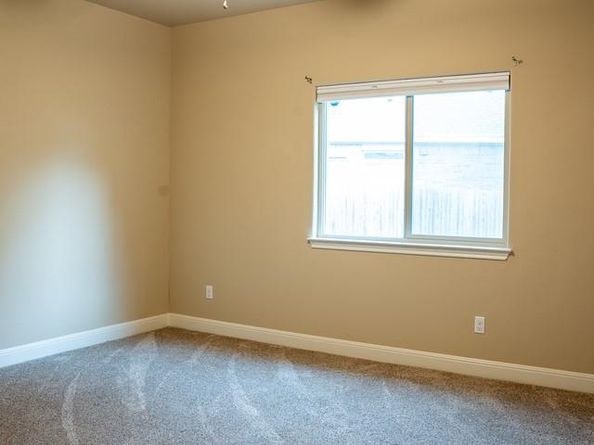 221 Garden Gate LN, Liberty Hill TX 78642