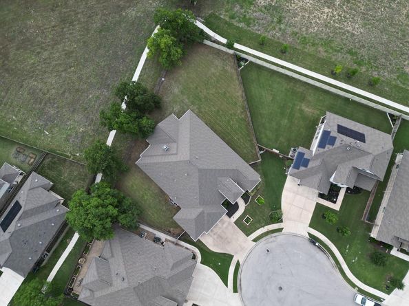 221 Garden Gate LN, Liberty Hill TX 78642