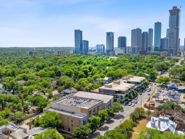 1601 E Cesar Chavez ST 104, Austin TX 78702
