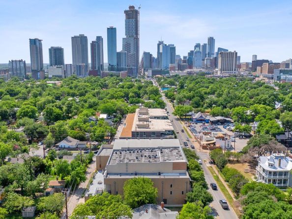 1601 E Cesar Chavez ST 104, Austin TX 78702
