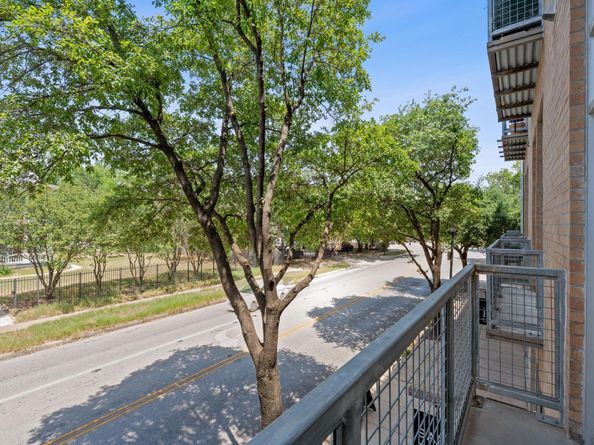 1601 E Cesar Chavez ST 104, Austin TX 78702