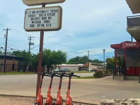 2200 Dickson DR 108, Austin TX 78704