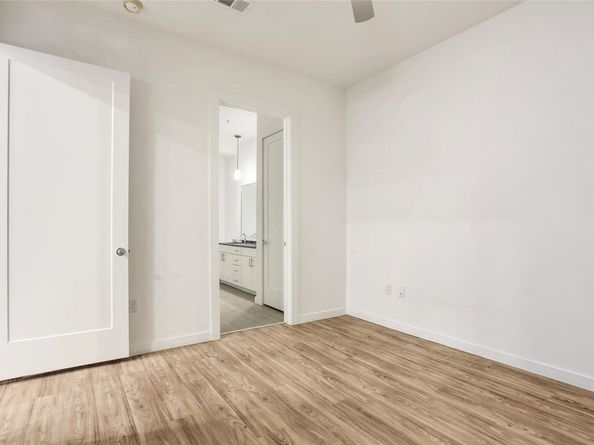 4801 Springdale RD 1005, Austin TX 78723