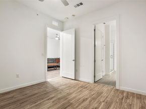 4801 Springdale RD 1005, Austin TX 78723