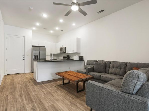 4801 Springdale RD 1005, Austin TX 78723