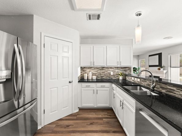 1401 Wheatfall LN, Austin TX 78748