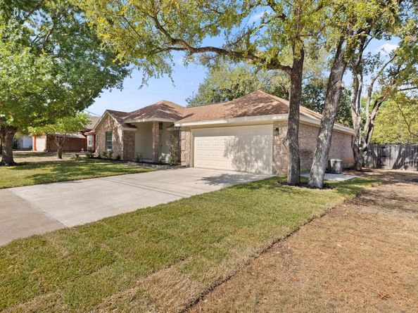 917 Garden View DR, Georgetown TX 78628