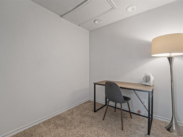 11310 Spicewood Club DR 21, Austin TX 78750