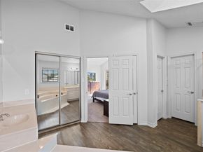 11310 Spicewood Club DR 21, Austin TX 78750