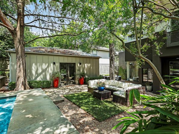 1001 Daniel DR, Austin TX 78704