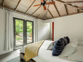 1001 Daniel DR, Austin TX 78704
