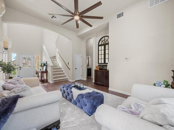 302 Southwind RD, Lago Vista TX 78645