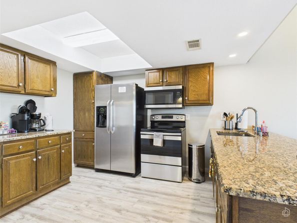 121 Comanche PT, Point Venture TX 78645
