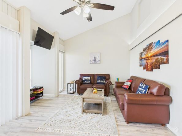 121 Comanche PT, Point Venture TX 78645
