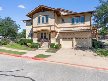 2930 Grand Oaks LOOP