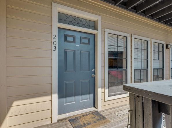 711 W 21st ST 203, Austin TX 78705