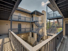 711 W 21st ST 203, Austin TX 78705