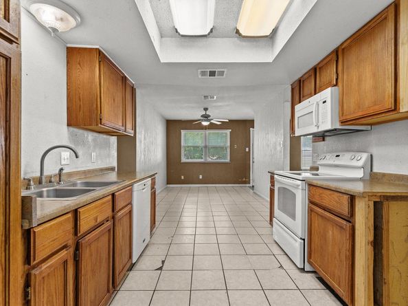 1703 Greyson DR, Round Rock TX 78664