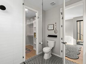 7525 Delafield LN B, Austin TX 78752