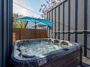 7525 Delafield LN B, Austin TX 78752