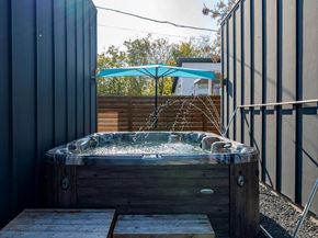 7525 Delafield LN B, Austin TX 78752