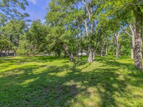 1905 Great Oaks DR, Round Rock TX 78681