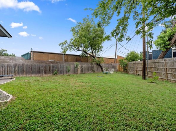 1307 E Saint Johns Ave B, Austin TX 78752