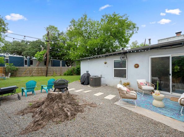 1307 E Saint Johns Ave B, Austin TX 78752