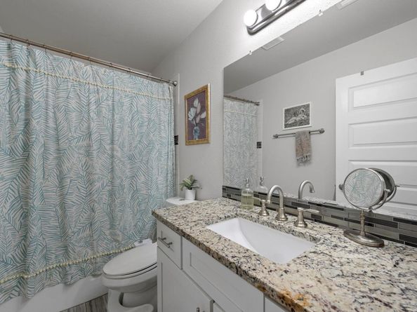 1307 E Saint Johns Ave B, Austin TX 78752