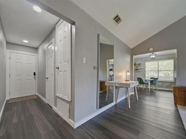 1601 Sagebrush DR, Round Rock TX 78681