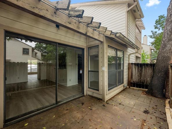 3801 Menchaca RD 6, Austin TX 78704